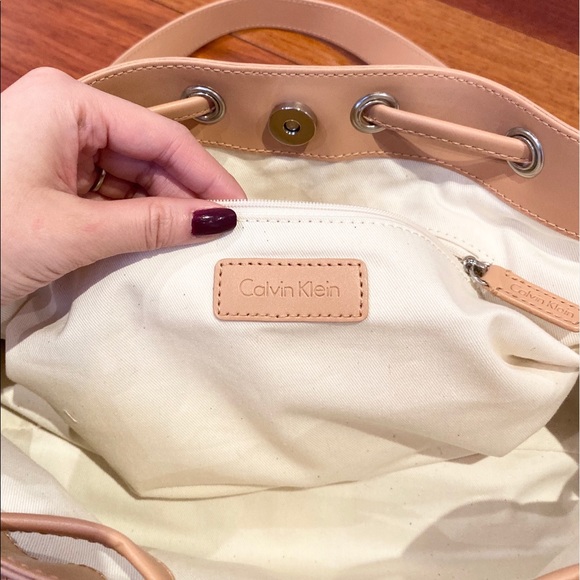 Calvin Klein • Purse (NEW!) - Picture 6 of 8